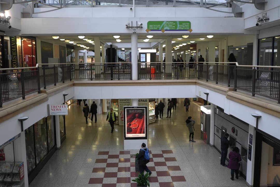 Photo of an indoor shopping centre